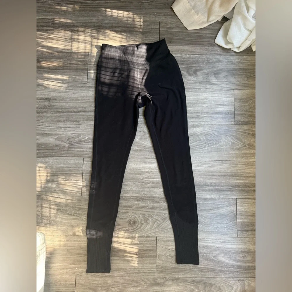 ALO Yoga Black High-Rise Ribbed-Waist Leggings - Picture 6 of 7